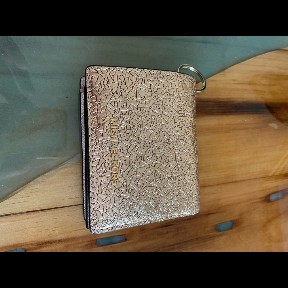 Michael kors pink wallet